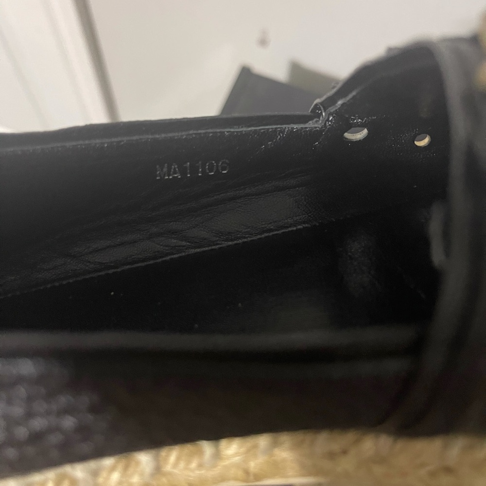 Louis Vuitton shoes - Picture 2 of 4